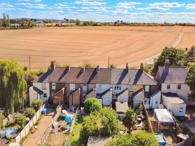 House for sale in Hawley, Monks Orchard