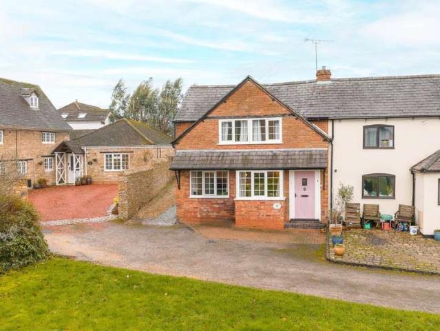 House for sale in Alderminster, Warwickshire
