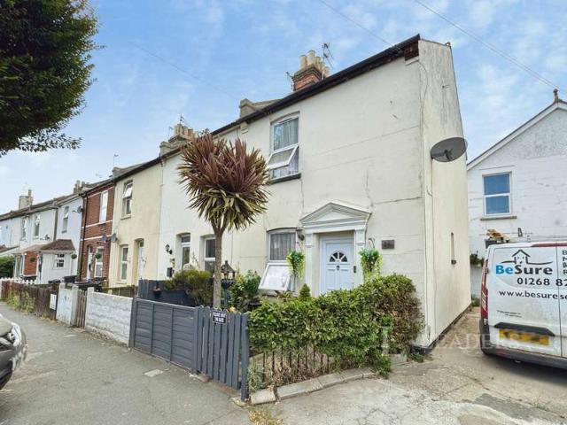 House for sale in Dale Hill, Essex