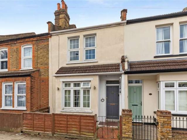 House for sale in Summerstown, Greater London