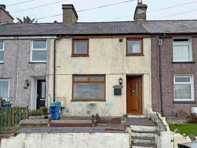 House for sale in Llanllyfni, Talysarn