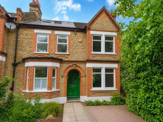 House for sale in London Borough of Lewisham, Bell Green