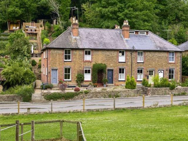 House for sale in Busbridge, Fole