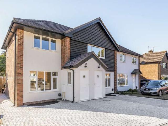 House for sale in Lower Green Esher, Blackhills