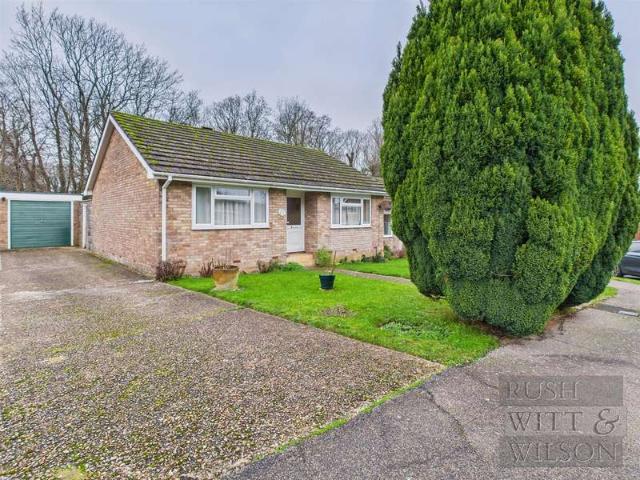 Bungalow for sale in Battle, Heathlands