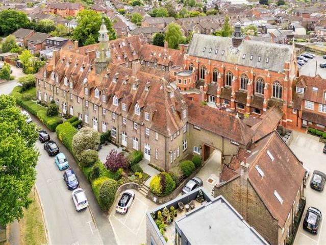 Flat for sale in Perryfields, West Sussex