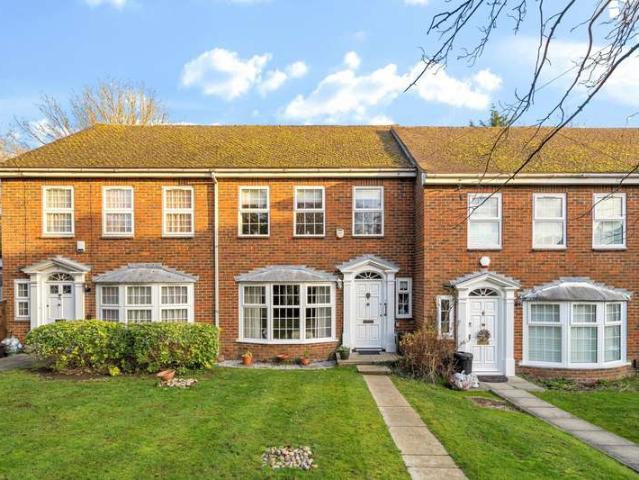 House for sale in Northwood, Greater London