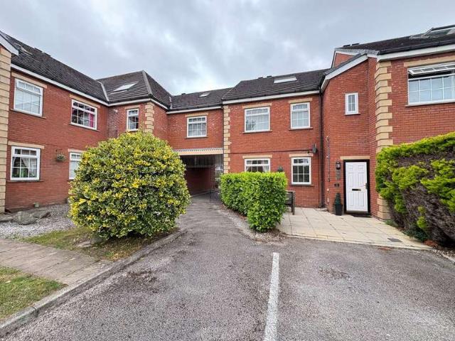 House for sale in London Borough of Ealing, Park Royal