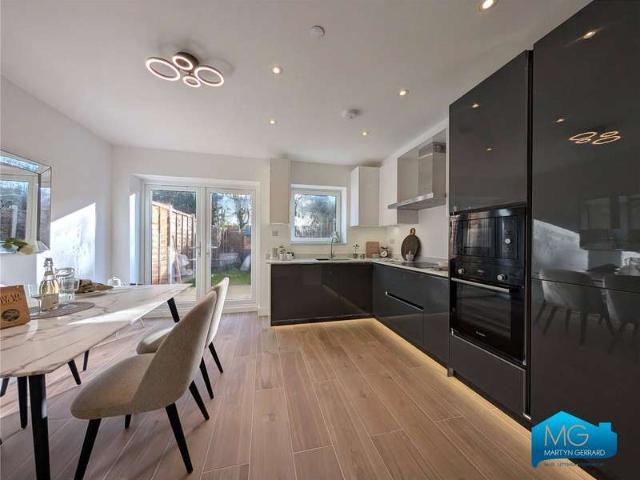 House for sale in Finchley, Greater London