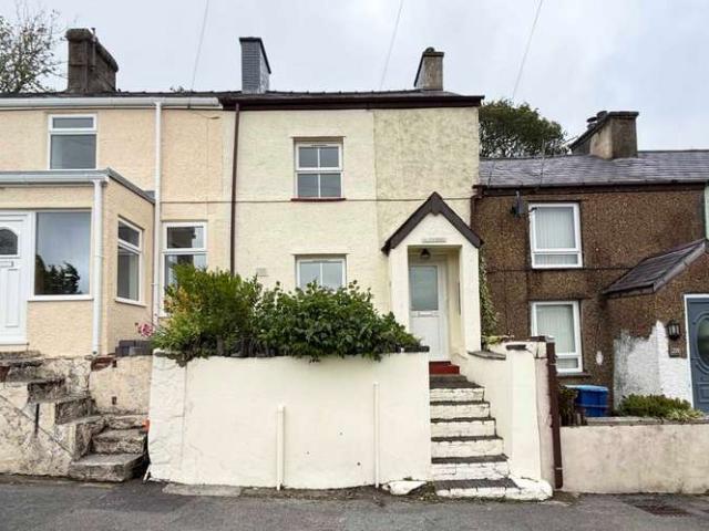 House for sale in Llanllyfni, Talysarn