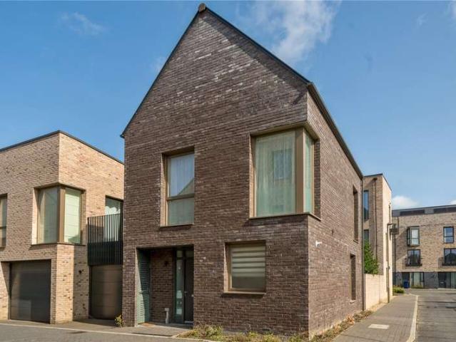 House for sale in Barton Park, The Slade