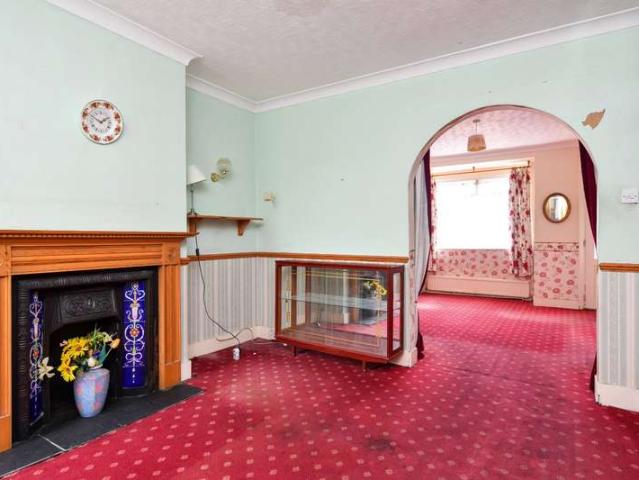House for sale in North Shoebury, Alton Barnes