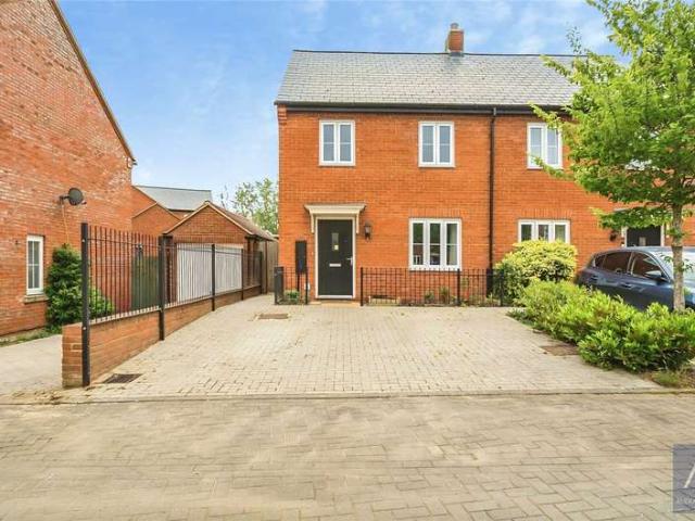 House for sale in Buckingham, Buckinghamshire
