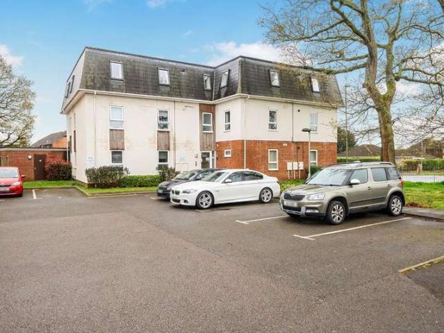 Flat for sale in Wecock, Spring Vale