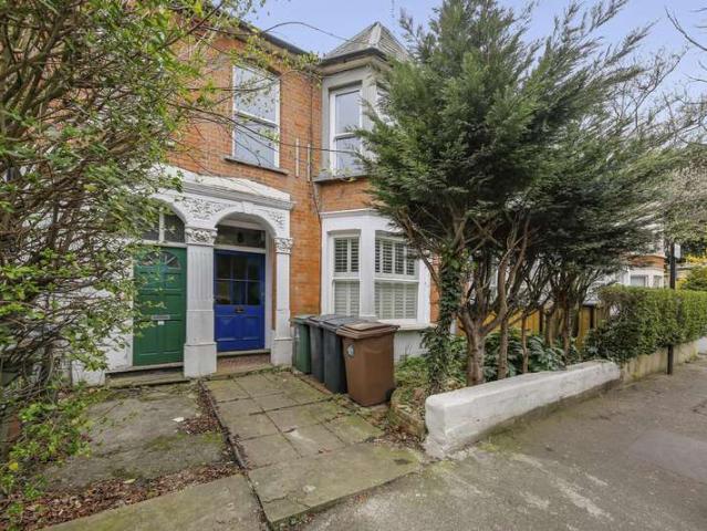 House for sale in Upper Walthamstow, Greater London