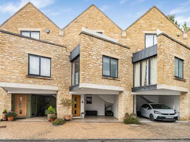 House for sale in Winchcombe, Pamington
