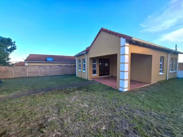 House for sale in Beacon Bay North, East London