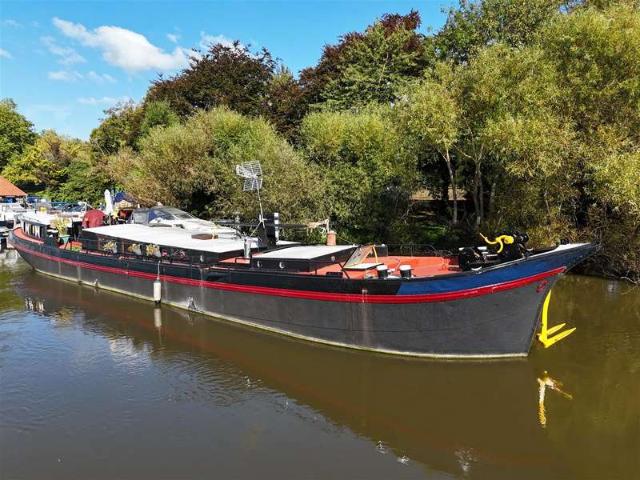 House for sale in Hampton, Greater London