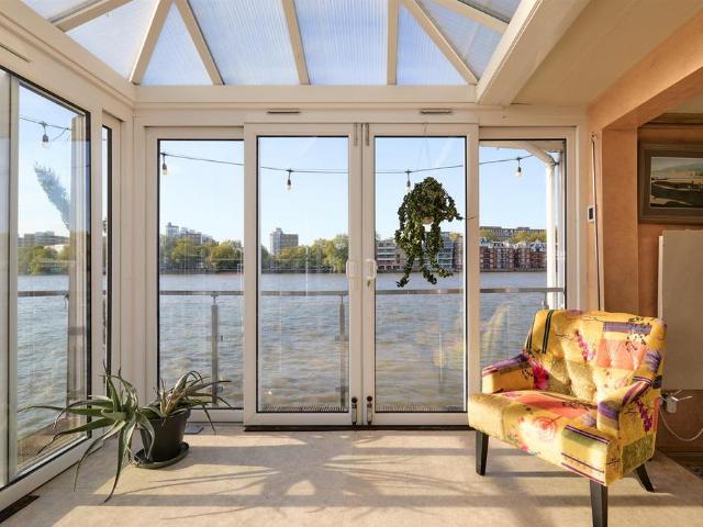House for sale in Nine Elms, Greater London