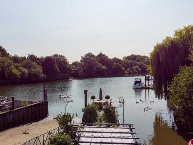 House for sale in Strawberry Hill, Greater London