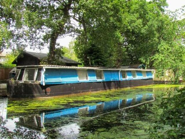 House for sale in West Byfleet, Woking