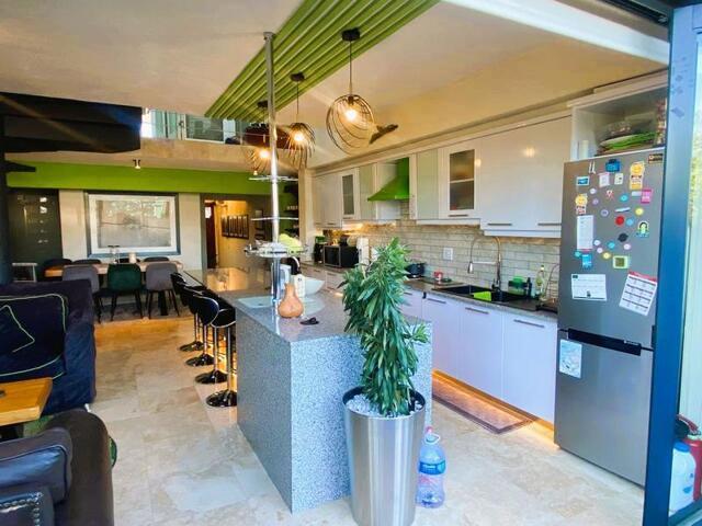 House for sale in Cape Town, Western Cape