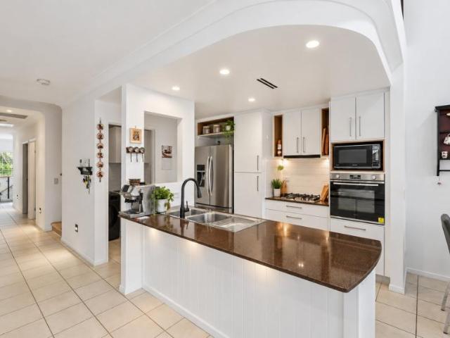 House for sale in Carrara, Gold Coast City