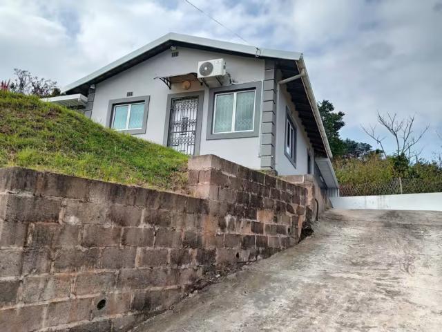 House for sale in Crossmoor, eThekwini Metropolitan Municipality