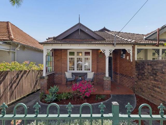 House for sale in Lower North Shore, Sydney