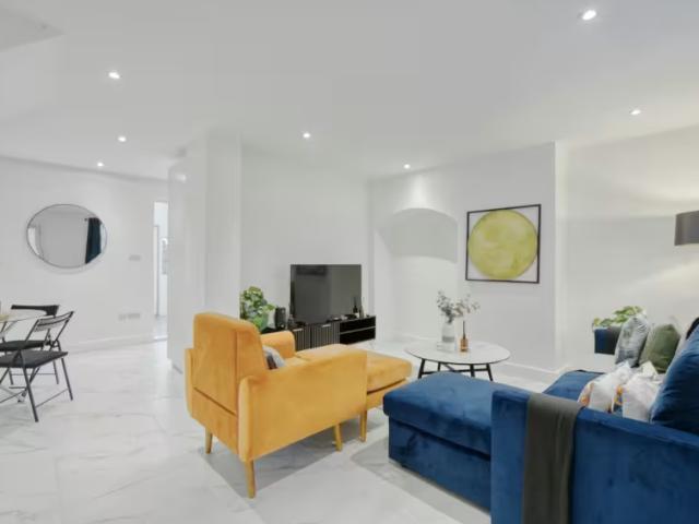 House for rent in The Hale, Greater London
