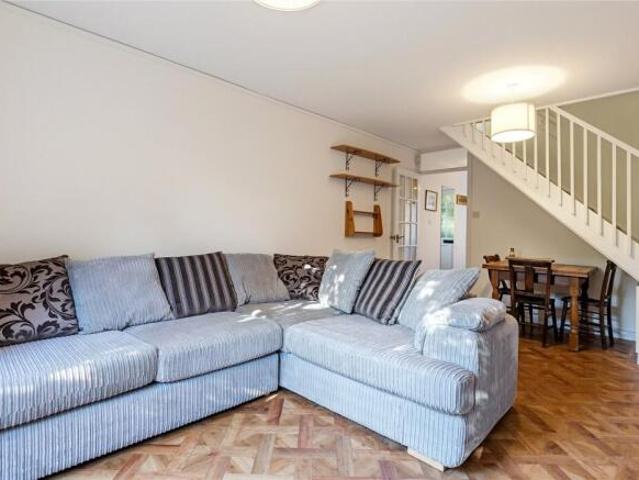 House for rent in Cat Hill, England