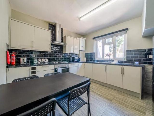 House for rent in Cat Hill