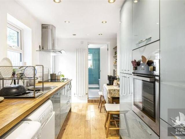 House for rent in Cat Hill, England