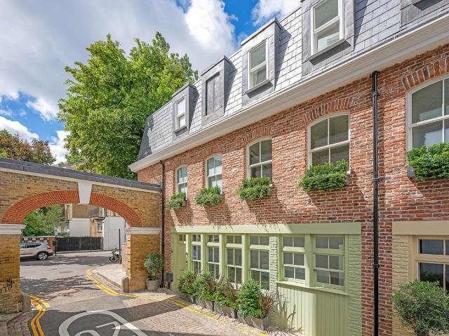House for rent in Earl's Court, Greater London