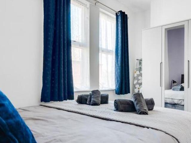 House for rent in Calderstones