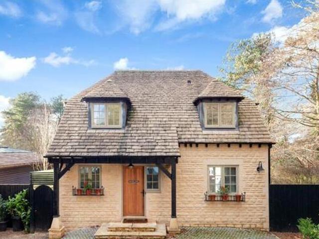 House for sale in The Slade, Oxfordshire