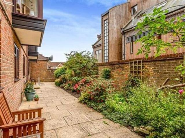 House for rent in Littlecote, West Sussex