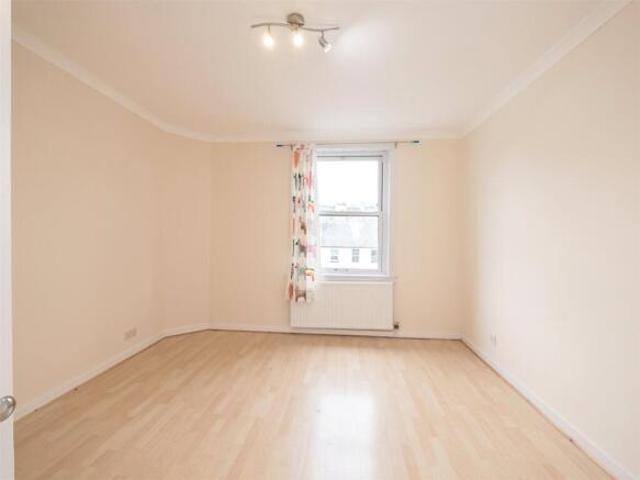Property for rent in Prestonfield, Scotland
