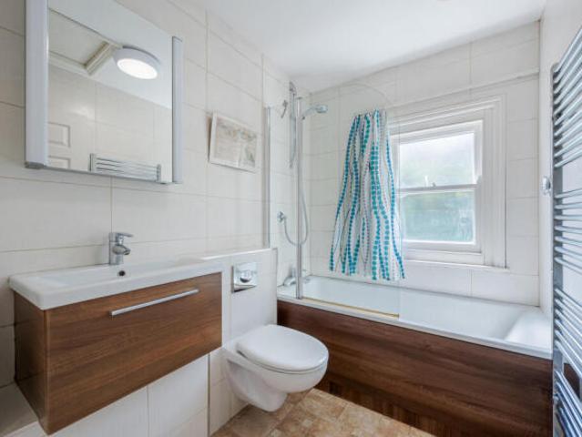 House for rent in Cat Hill, England