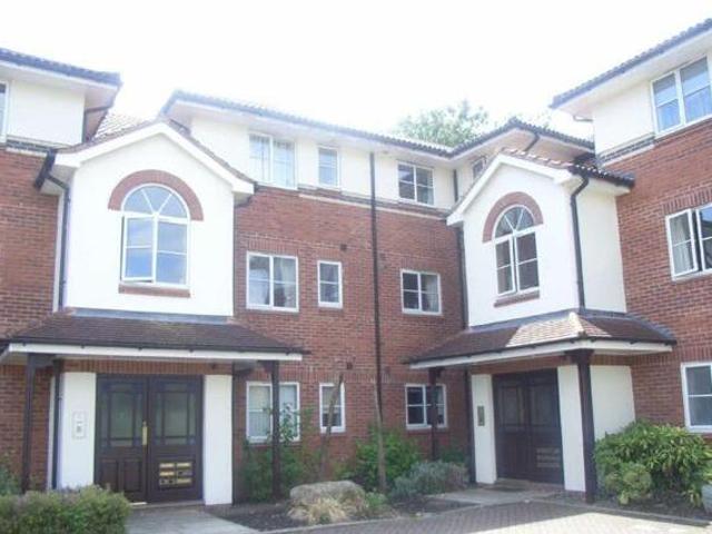 House for rent in Colshaw Farm, Wilmslow