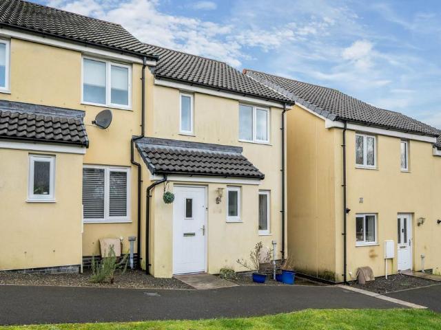 House for sale in Lamellion, Cornwall