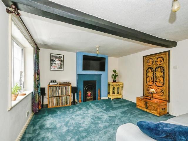 House for sale in Devizes, Wiltshire