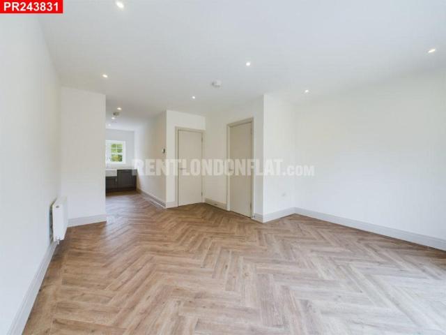 House for sale in Fleet, Hart