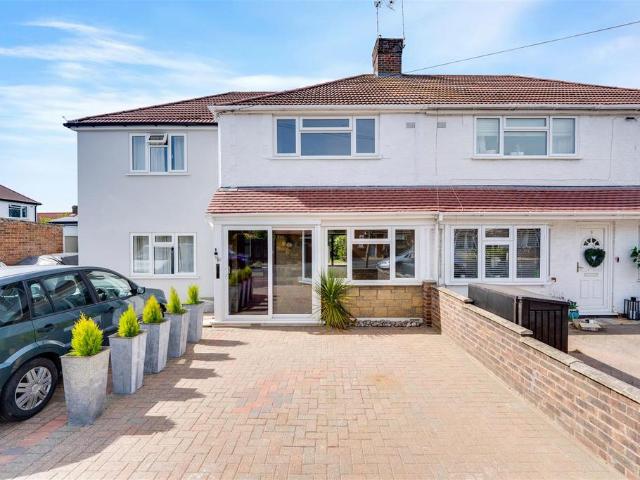 House for sale in London Borough of Hounslow, Hanworth
