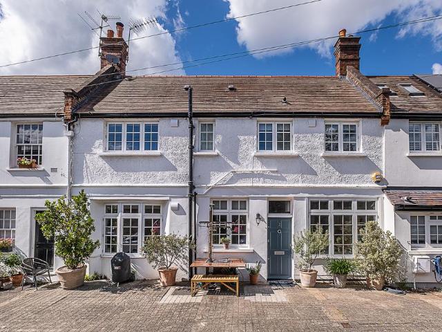 House for sale in Roehampton, Greater London