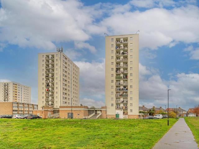 House for sale in Ponders End, Greater London