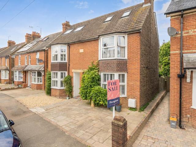 House for sale in Highwood, Horsham