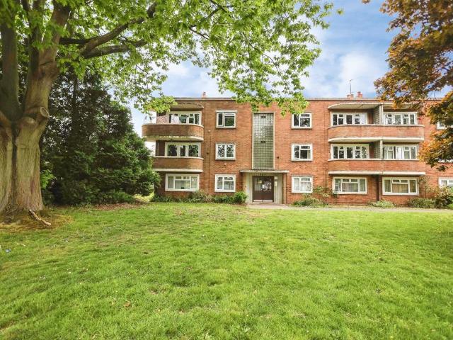 Flat for sale in Stourbridge, West Midlands