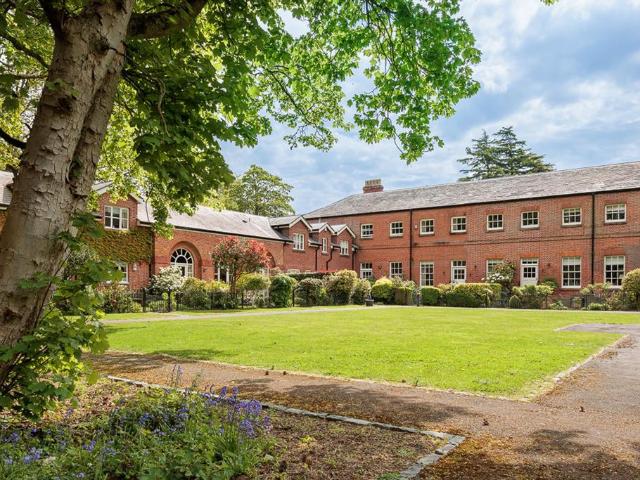 House for sale in Tabley Superior