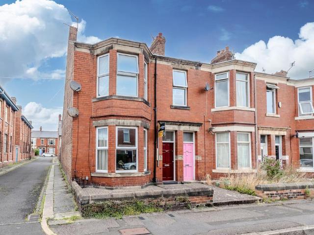 Flat for sale in Heaton, Tyne And Wear